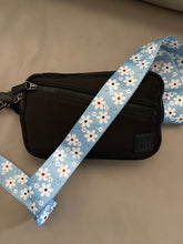 Load image into Gallery viewer, Blue Daisy Bag Strap