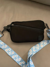 Load image into Gallery viewer, Blue Daisy Bag Strap