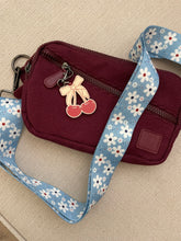 Load image into Gallery viewer, Blue Daisy Bag Strap